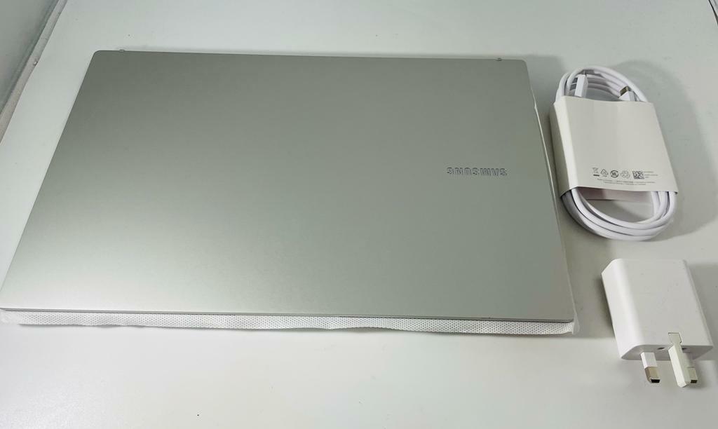 Samsung-Galaxy-Book-156-Core-i5-1135G7-256GB-SSD-8GB-RAM-Mystic-Silver-165220219202