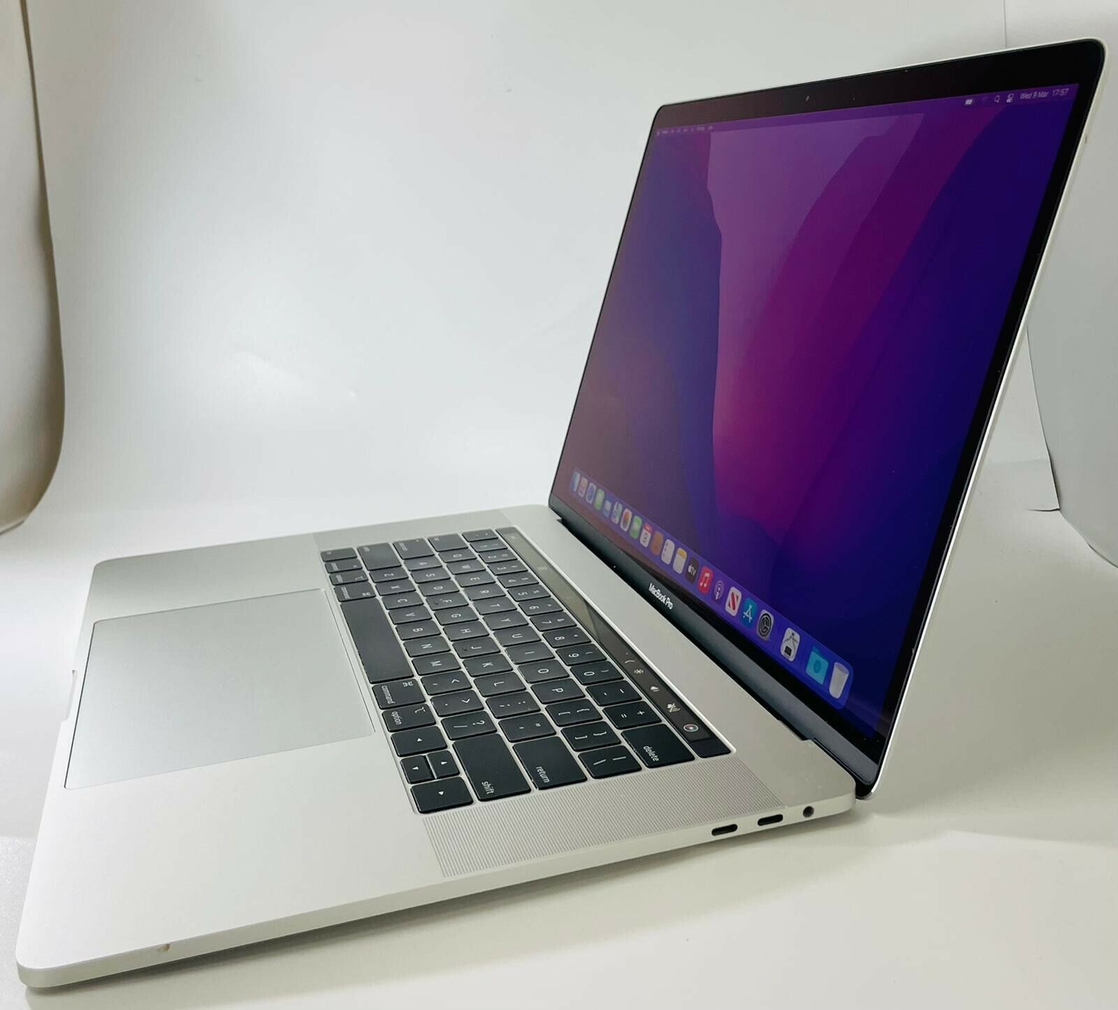 Macbook-Pro-2018-15inch-29GHz-Core-i9-32GB-RAM-500GB-SSD-Silver-165383725886-5
